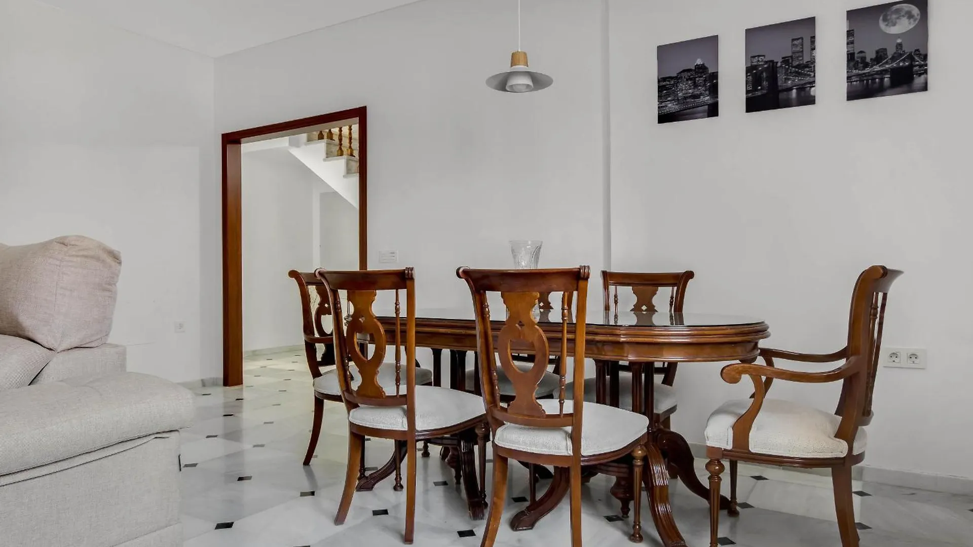 Espaciosa Casa Junto Al Aeropuerto Malaga 0*,  Hiszpania
